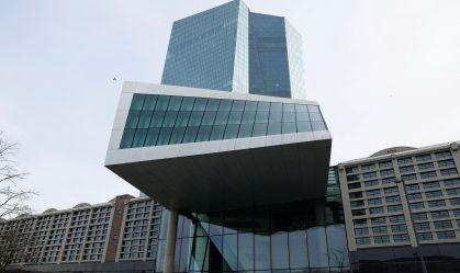 Salários negociados na zona do euro desaceleram no 2º tri ao ritmo mais lento desde 2021