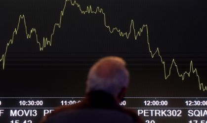 Dólar recua a R$ 5,23 com mercados à espera de dados do BCE e EUA; Ibovespa fecha estável