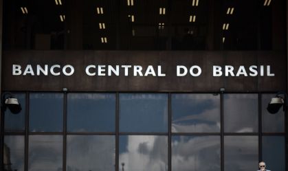 Diretor do BC diz ser "prematuro" falar em alta de juros e vê meta de inflação como desafio