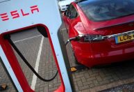 Tesla vê lucro despencar no 1º tri e soa alerta sobre guerra comercial