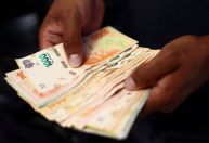 Pobreza cai quase 15 pontos na Argentina e atinge 38,1% em 2024