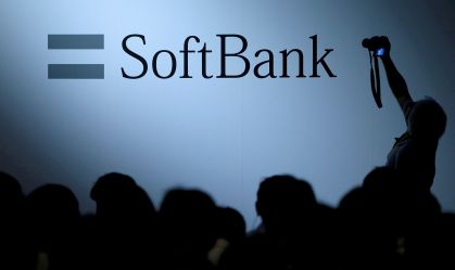 SoftBank impulsiona lucro com investimentos mais ousados em IA
