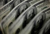 Aumento de gastos do governo influencia alta do dólar, apontam economistas