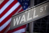 Wall Street cai, com alta dos rendimentos dos Treasuries em foco