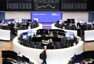 Bolsas europeias oscilam à espera de dados dos EUA e BCE