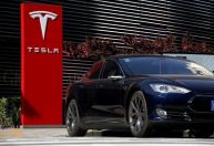 Tesla é removida do Salão de Vancouver em meio a tensões entre Canadá e EUA