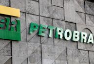 Com dólar alto, Petrobras abre ano pressionada por reajuste em preços de combustíveis