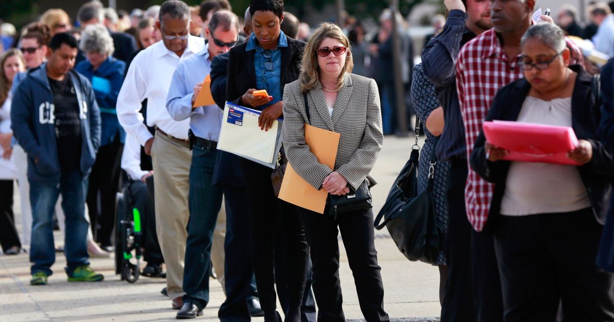 Taxa de desemprego nos EUA sobe para 4,4%, diz Payroll
