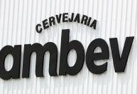 Ambev tem crescimento no lucro do 2º tri, mas queda no volume vendido