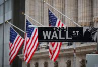 Bolsas de NY fecham em alta após acordo entre EUA e Reino Unido