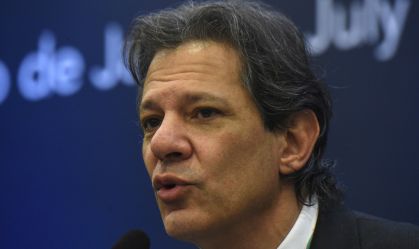 Taxação de milionários é alternativa para isenção do IR, diz Haddad