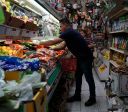 Confiança do consumidor dos EUA melhora em julho