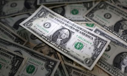 Dólar cai abaixo de R$ 5,60 e real é a moeda com melhor desempenho no mundo