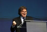 Inflação na Argentina cai 94 pontos e termina 2024 em 118%