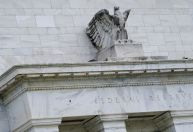 Fed mantém juros inalterados nos EUA entre 4,25% e 4,5%