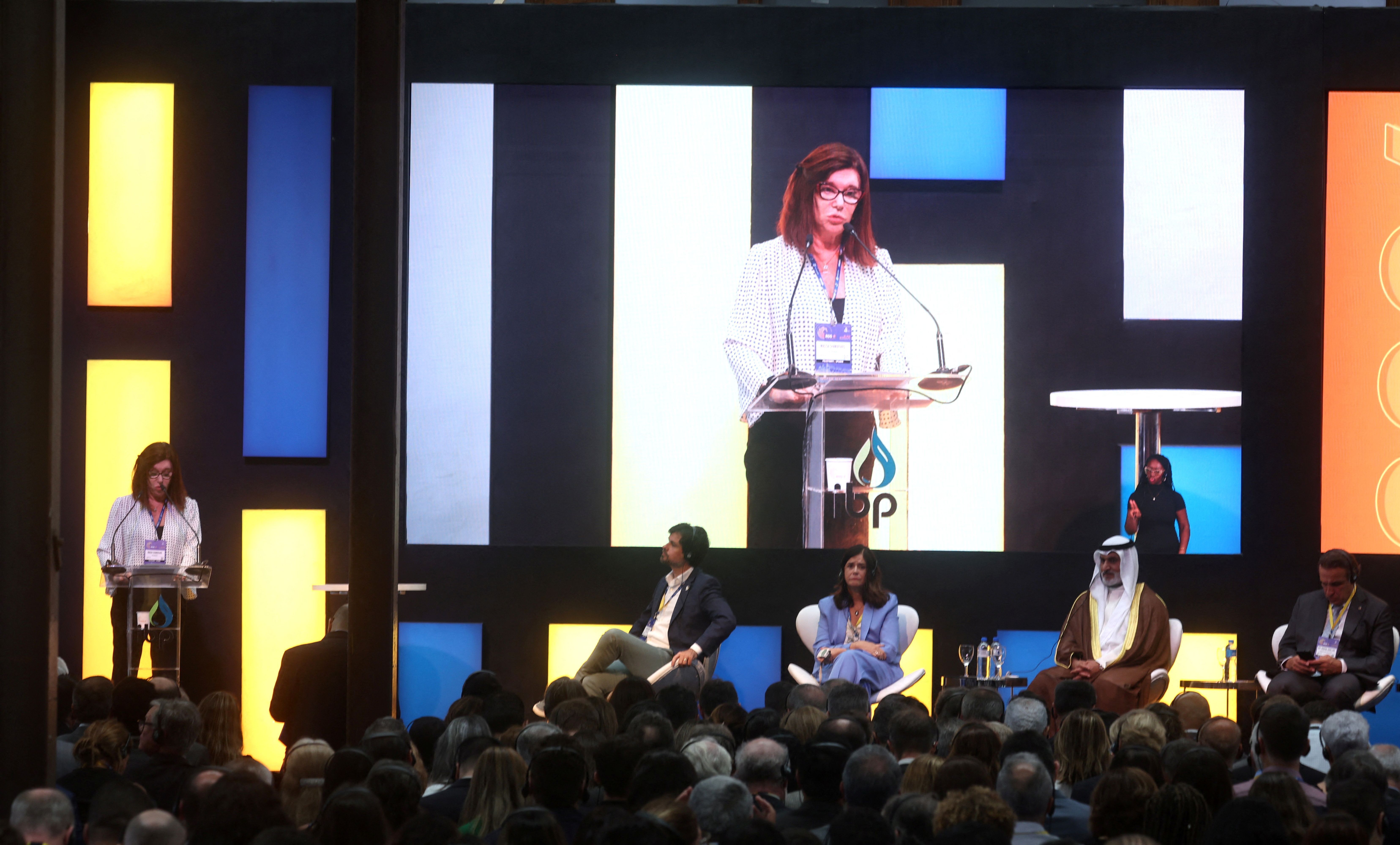 Presidente da Petrobras, Magda Chambriard, discursa durante a Rio Oil