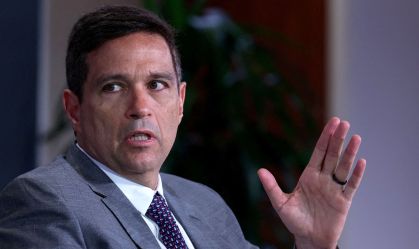 Campos Neto: IOF não é imposto para ricos e aumento encarece produção