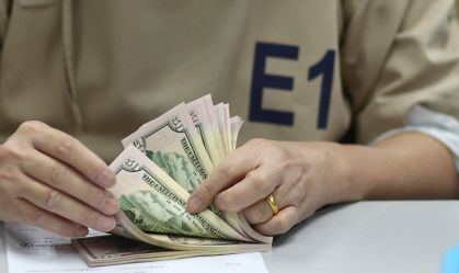 Quando a alta do dólar vai afetar o bolso dos brasileiros? Veja principais pontos