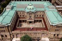 BC do Japão mantém taxa de juros e vai desacelerar redução de títulos