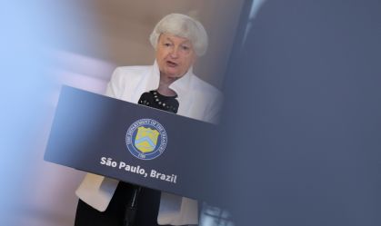 EUA e China não devem evitar conversas “difíceis”, diz Yellen ao primeiro-ministro chinês