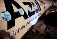 Avião colide com pássaro e faz pouso em Campinas (SP)