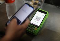 Pix por aproximação já está disponível em maquininhas Stone e Ton