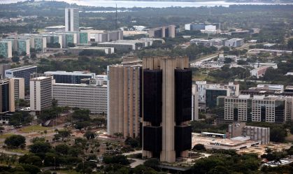 Em decisão unânime, BC mantém Selic em 10,5% e interrompe ciclo de queda dos juros