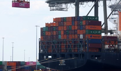 Preços de importados nos EUA permanecem inalterados em maio