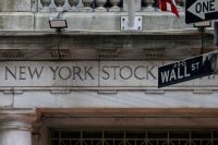 Bolsas de NY fecham em queda de 1% após tensão escalar entre Israel e Irã