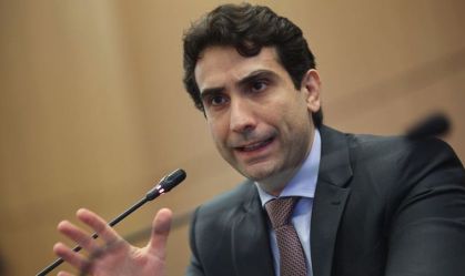 Galípolo recebe Vorcaro no Banco Central para tratar de venda do Master ao BRB