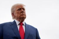 Trump diz que não demitirá Powell, mas pressionará por corte de juros