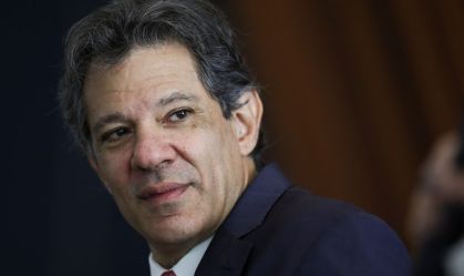 Haddad diz que "xingar e sair correndo é coisa de moleque de rua"