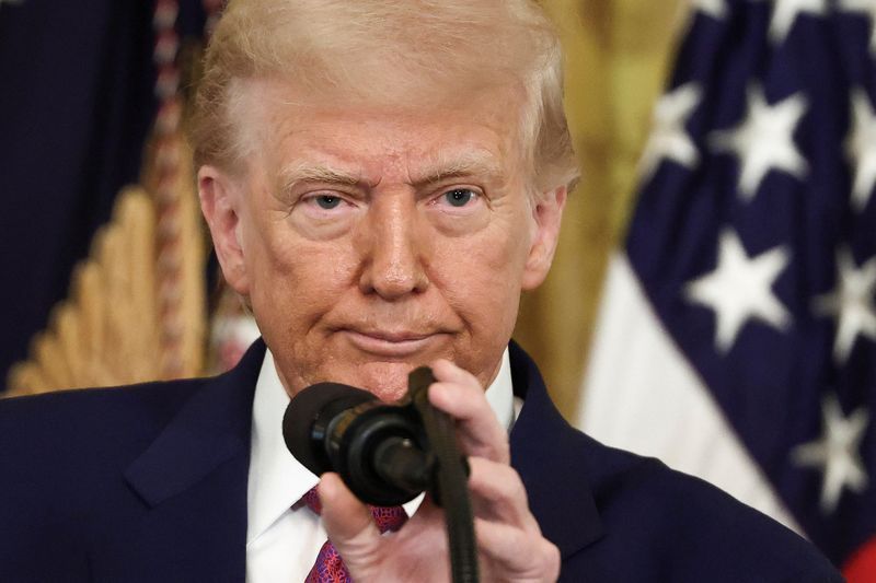 Trump pressiona Senado para aprovar megaprojeto que gera dívida trilionária