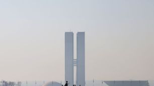 Oposição busca reagir ao fim da escala 6x1 com meios-termos em propostas