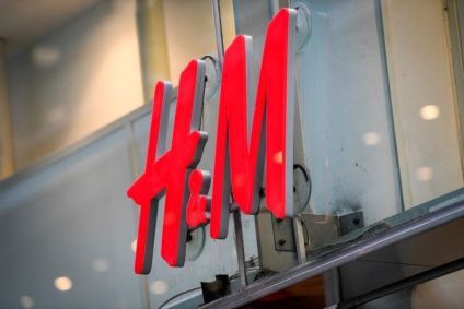 Logo da H&M em Estocolmo