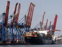 Balança comercial tem superávit de US$ 5,8 bilhões em novembro, diz Mdic