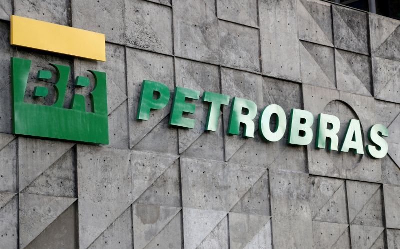 Logo da Petrobras na sede, no Rio de Janeiro