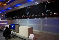 Investidor estrangeiro movimentou R$ 2,8 trilhões em ações na B3 em 2025