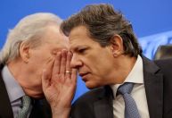 Derrite não entende de investigações contra o crime organizado, diz Haddad