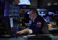 Wall Street renova recordes com balanços e comércio entre EUA e China