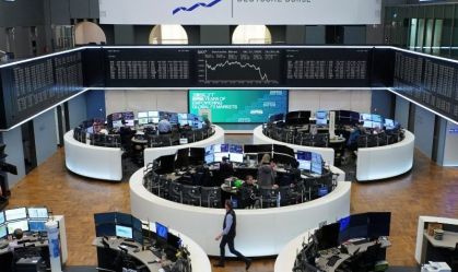 Bolsas europeias fecham em queda em semana de preocupações com tecnologia