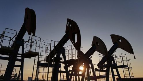 Bombas de petróleo desativadas no campo de Airankol, operado pela Caspiy Neft, na região de Atyrau, Cazaquistão