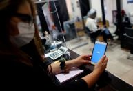 Mercado Pago zera spread cambial em compras internacionais no débito