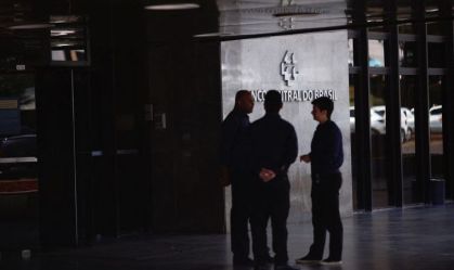 BC deve manter juro em 15%, enquanto tarifaço alimenta incertezas
