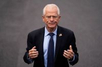 Conselheiro dos EUA: Tarifa a medicamentos reduzirá dependência estrangeira