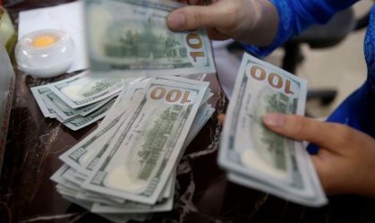 Dólar futuro dispara a R$ 5,60 após tarifa de Trump ao Brasil