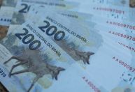 Juros futuros têm leves altas em sintonia com o exterior