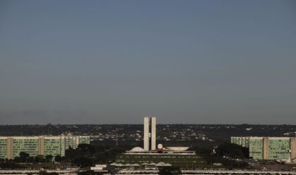 Governo falha no diálogo com o Legislativo desde o 1º dia, diz especialista