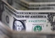 Bolsa fecha acima de 147 mil pontos pela 1ª vez à espera de Fed; dólar cai