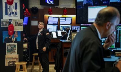 Dow Jones e S&P 500 renovam recordes e Nasdaq cai em sessão volátil